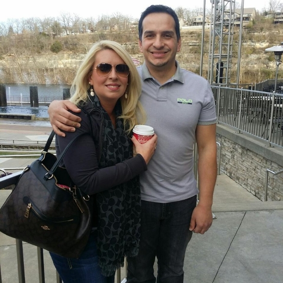 Meet your Posher, Lacey - Picture 2 of 3